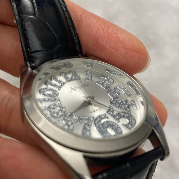 Novelle Quartz black and silver watch - Picture 14 of 15